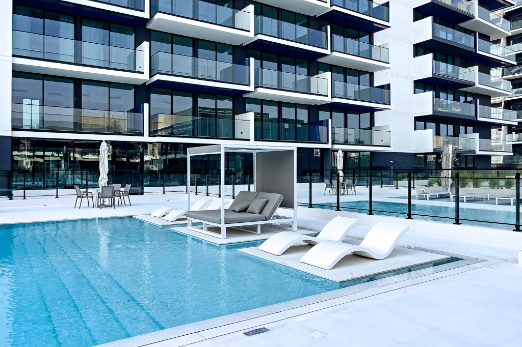 Дубай: Апартаменты Stylish 1BR at Binghatti Corner JVC