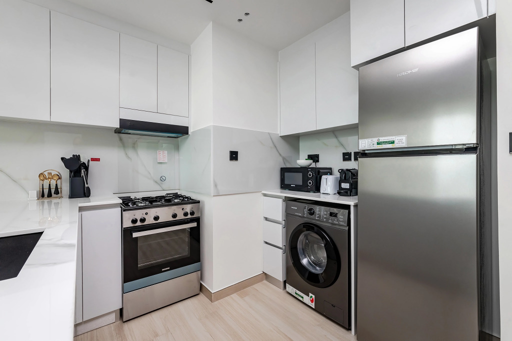 Дубай: Апартаменты Stylish 1BR at Binghatti Corner JVC