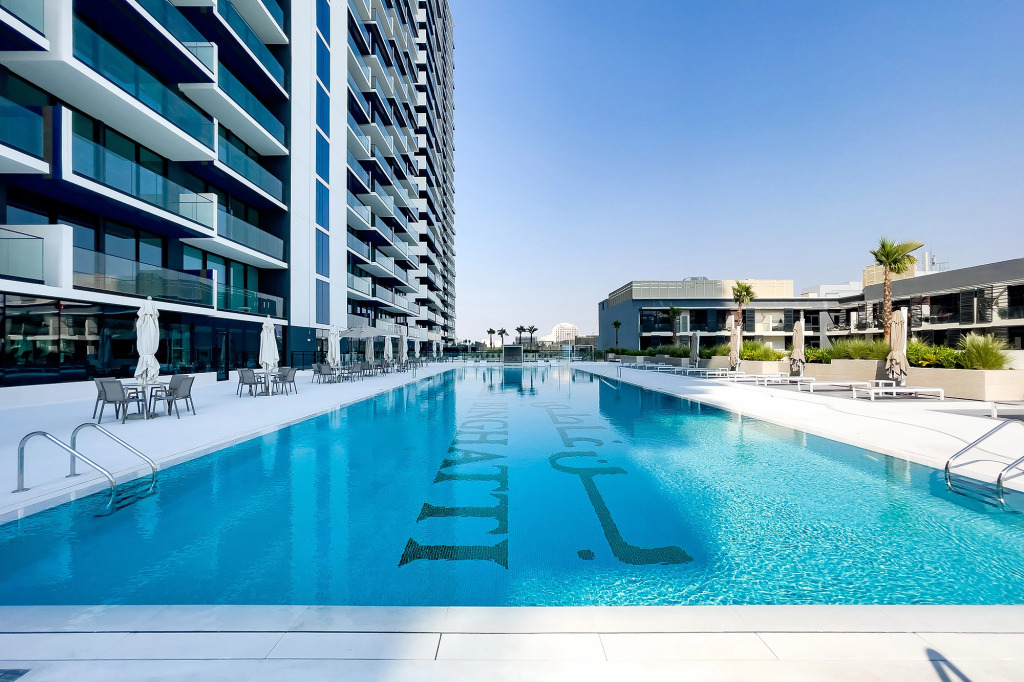 Дубай: Апартаменты Stylish 1BR at Binghatti Corner JVC