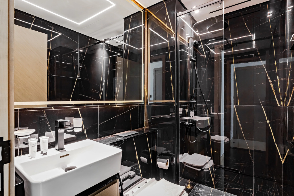 Дубай: Апартаменты Stylish 1BR at Binghatti Corner JVC