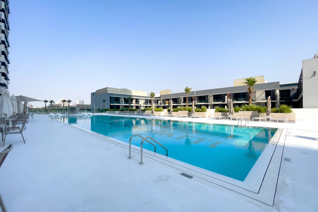 Дубай: Апартаменты Stylish 1BR at Binghatti Corner JVC