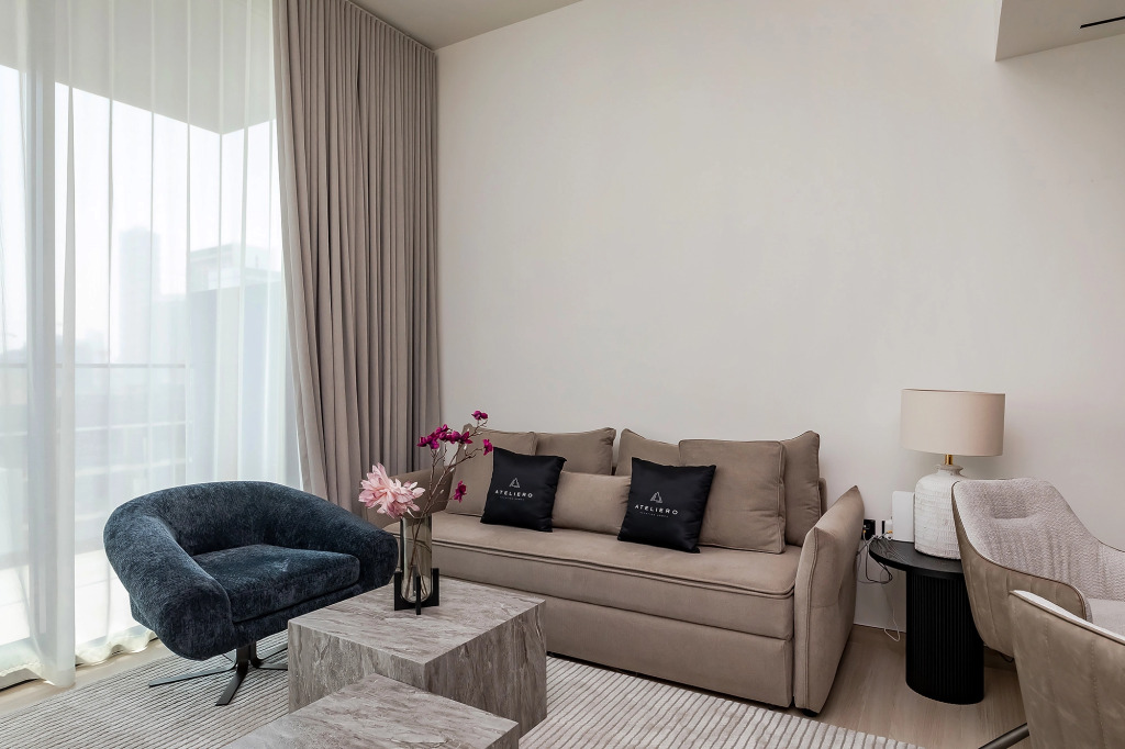 Дубай: Апартаменты Stylish 1BR at Binghatti Corner JVC