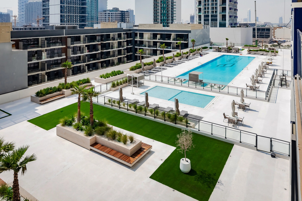 Дубай: Апартаменты Stylish 1BR at Binghatti Corner JVC