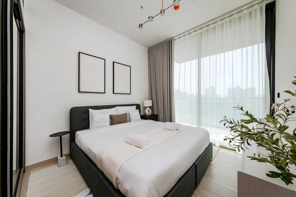 Дубай: Апартаменты Stylish 1BR at Binghatti Corner JVC