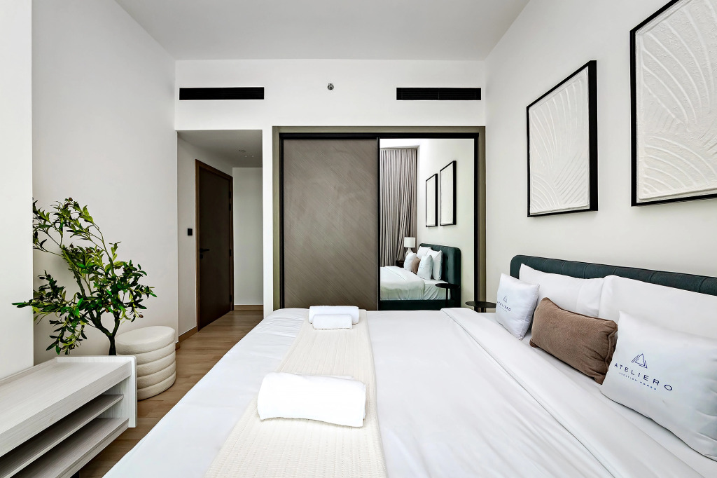 Дубай: Апартаменты Stylish 1BR at Binghatti Corner JVC