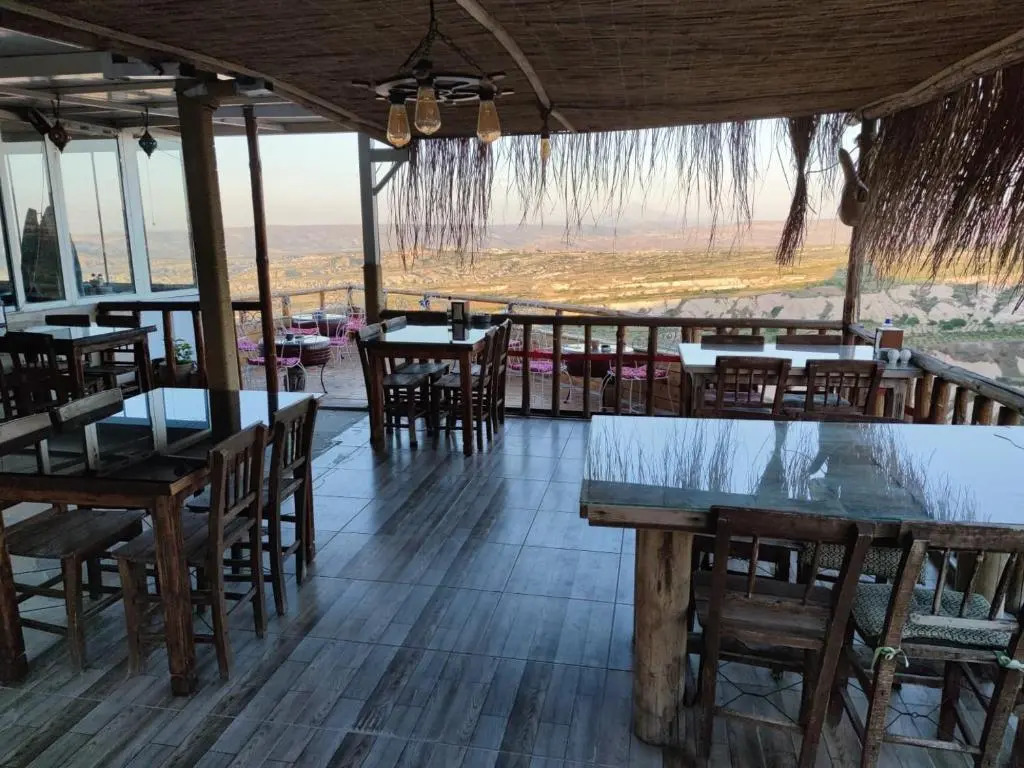 Учисар: Uchisar Cave House