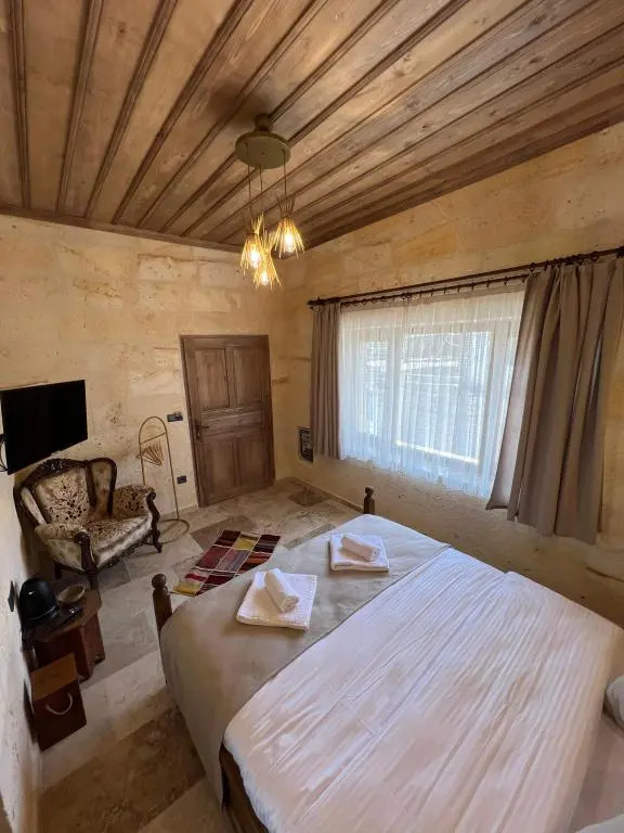 Ургуп: Library Cave House