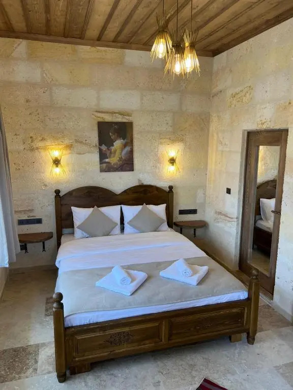 Ургуп: Library Cave House