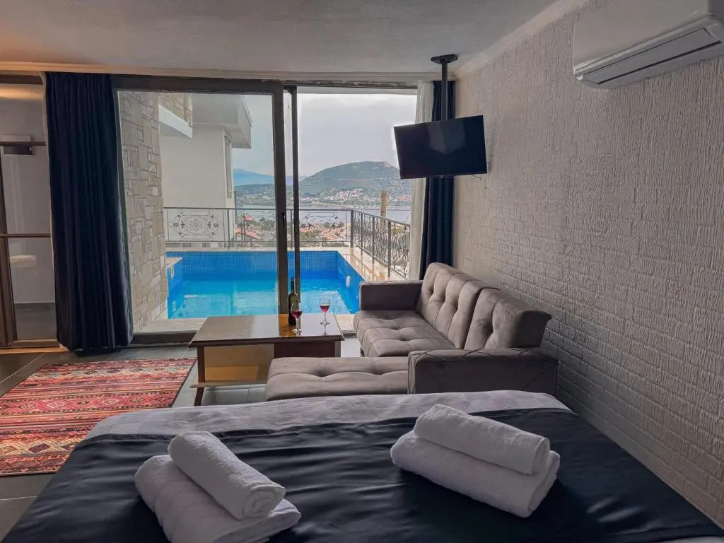 Helvaci: Paska Hotel Yeni Foca