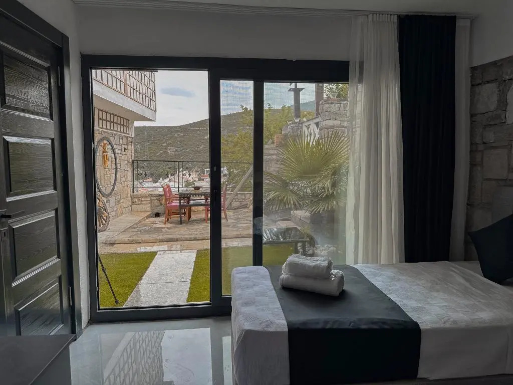Helvaci: Paska Hotel Yeni Foca