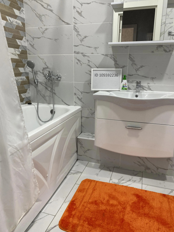 Саранск: Апартаменты 1-комн квартира 41 кв.м. В ЦЕНТРЕ ул. Полежаева д.92