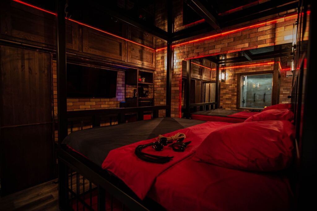Лазаревское: Апартаменты Black Cat House
