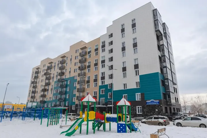 Красноярск: Апартаменты на улице Петра Ломако 1А