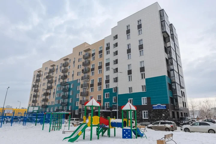 Красноярск: Апартаменты на улице Петра Ломако 1А
