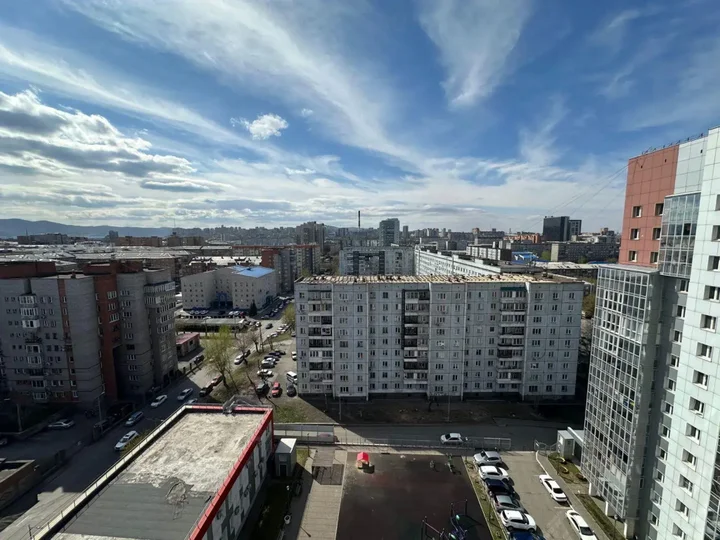 Красноярск: Апартаменты на улице Республики 37А