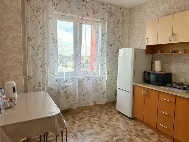 Красноярск: Апартаменты на улице Республики 37А