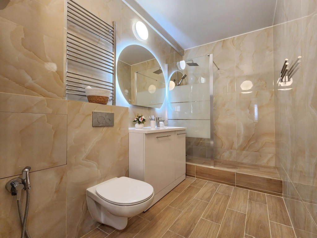 Красноярск: Comfort Home на улице Октябрьская 16