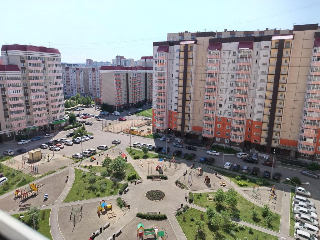 Красноярск: Апартаменты на улице Караульная 82