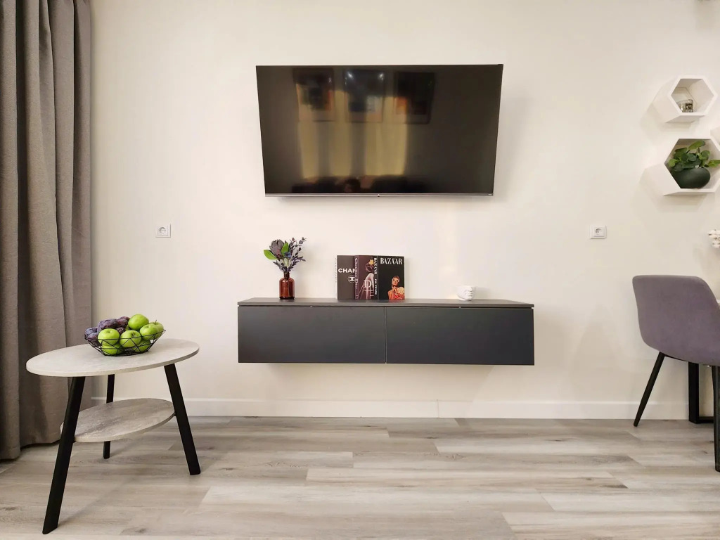 Красноярск: Comfort Home на улице Петра Ломако