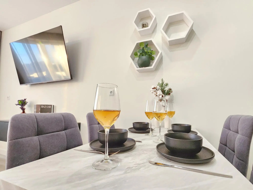 Красноярск: Comfort Home на улице Петра Ломако