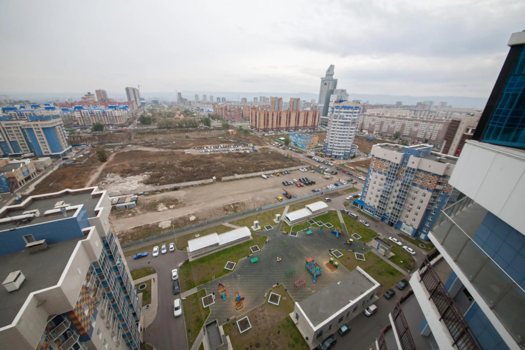 Красноярск: Апартаменты на улице Алексеева 45