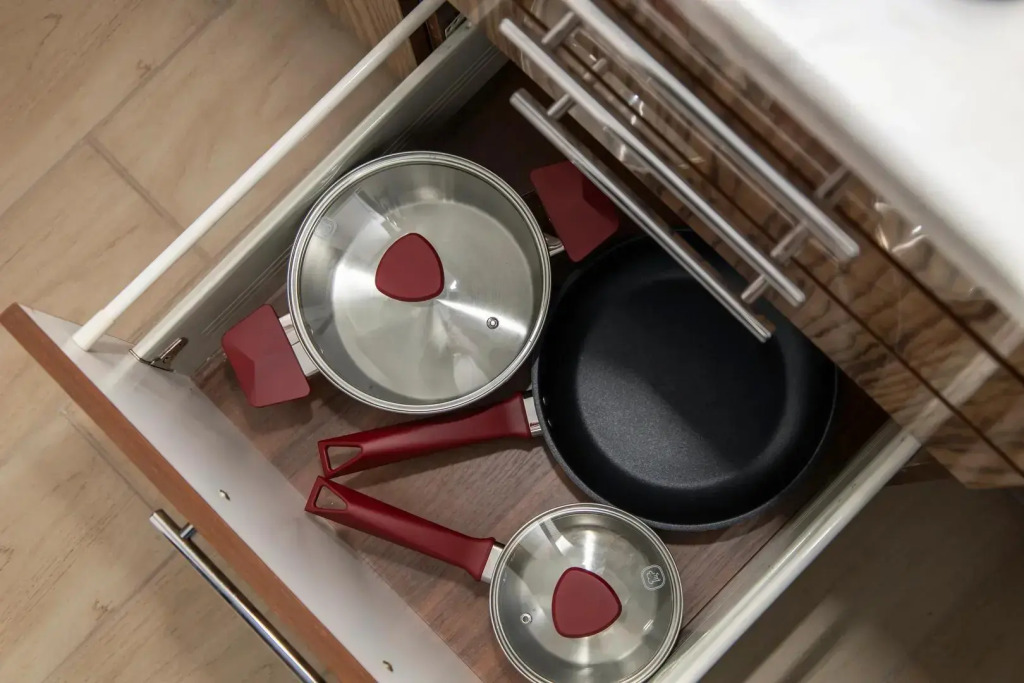 Нижний Новгород: Апартаменты на  проспекте Героев Донбасса
