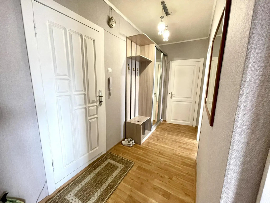 Мирный: Апартаменты в центре на улице Ленина