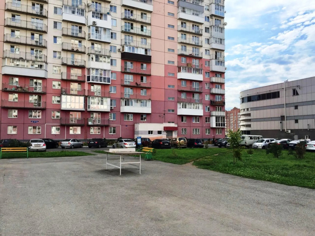 Новокузнецк: Апартаменты на проспекте Н.С. Ермакова 30