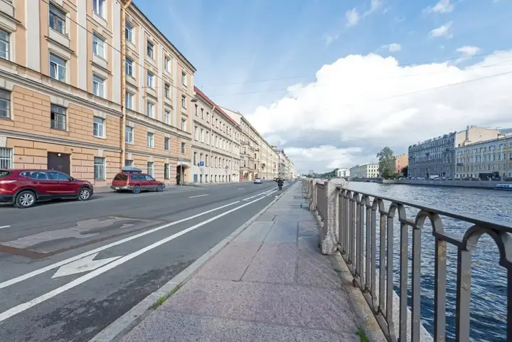 Санкт-Петербург: Студия на набережной реки Фонтанки 137