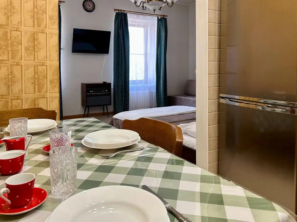 Санкт-Петербург: RoomyRoom (РумиРум) на набережной канала Грибоедова 2Б