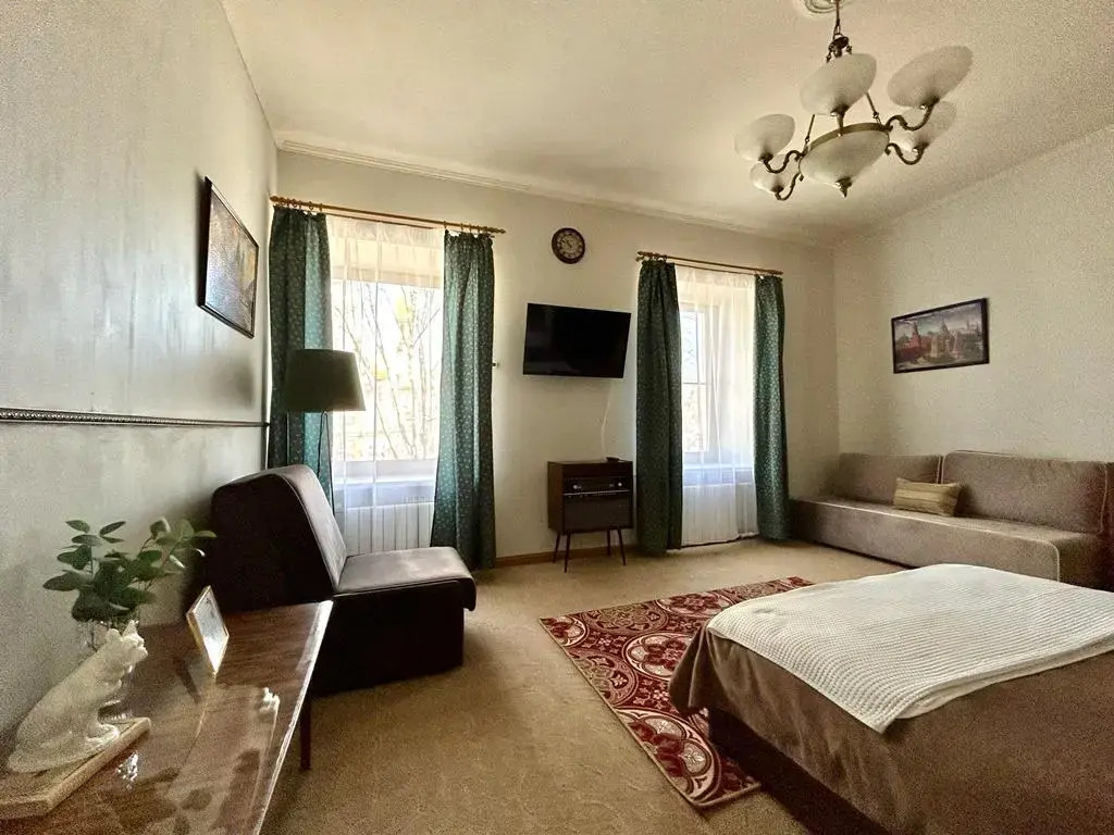 Санкт-Петербург: RoomyRoom (РумиРум) на набережной канала Грибоедова 2Б
