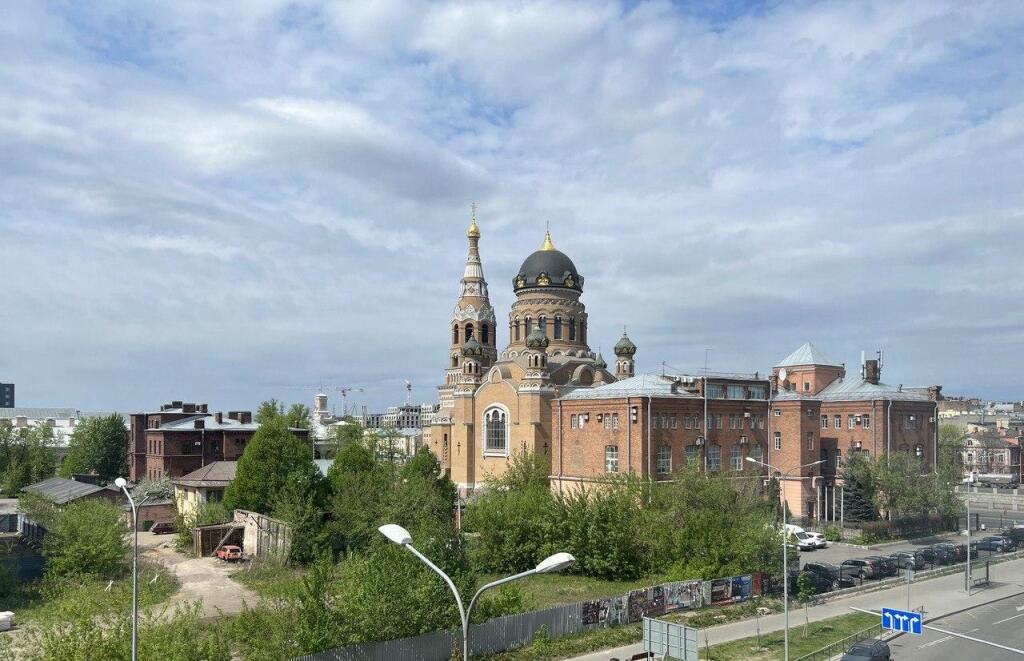 Санкт-Петербург: БелосНежность на набережной Обводного канала 108