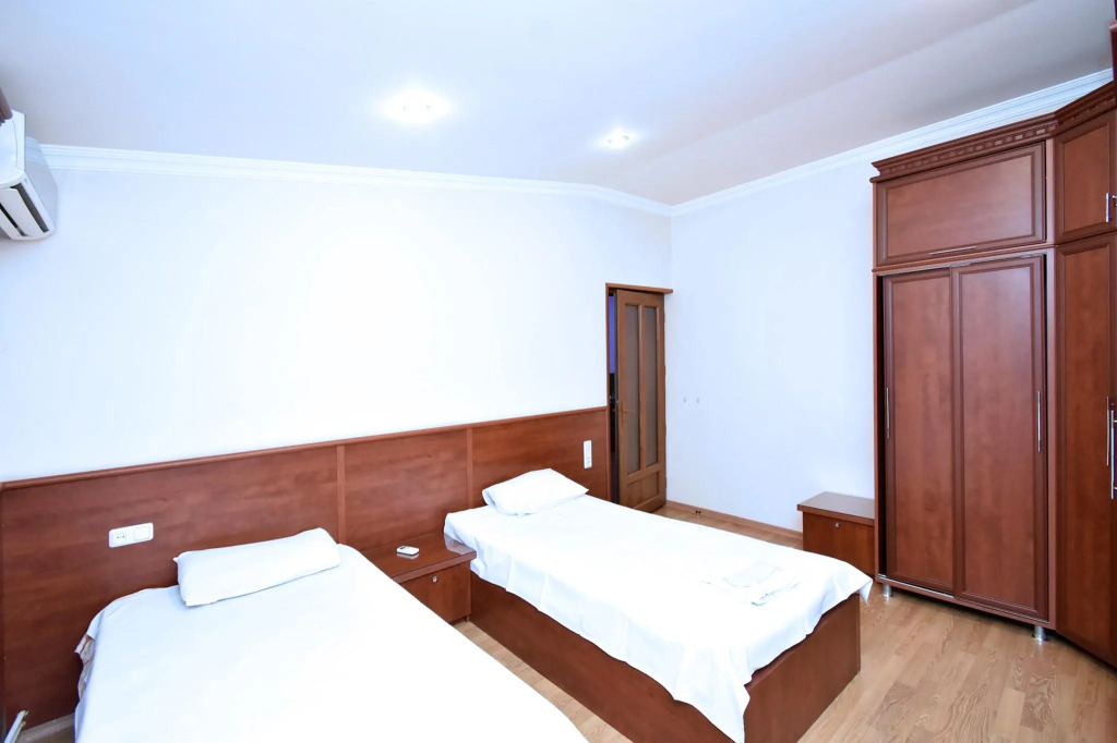Ереван: Rent Inn Yerevan (Рент Инн Ереван) на улице Мгера Мкртчяна 1