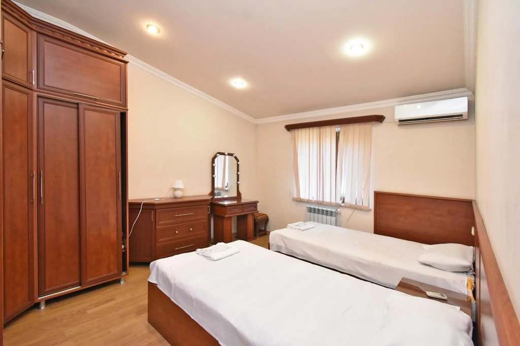 Ереван: Rent Inn Yerevan (Рент Инн Ереван) на улице Мгера Мкртчяна 1