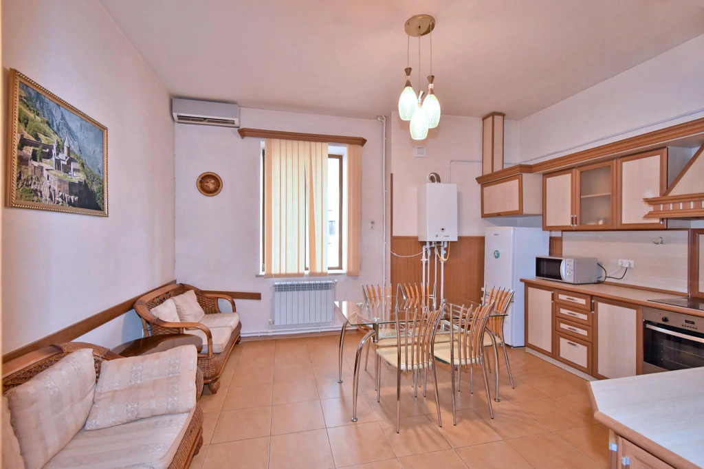 Ереван: Rent Inn Yerevan (Рент Инн Ереван) на улице Мгера Мкртчяна 1
