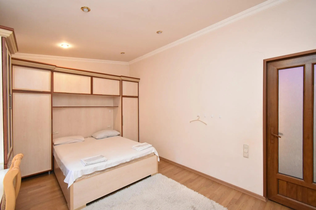 Ереван: Rent Inn Yerevan (Рент Инн Ереван) на улице Мгера Мкртчяна 1