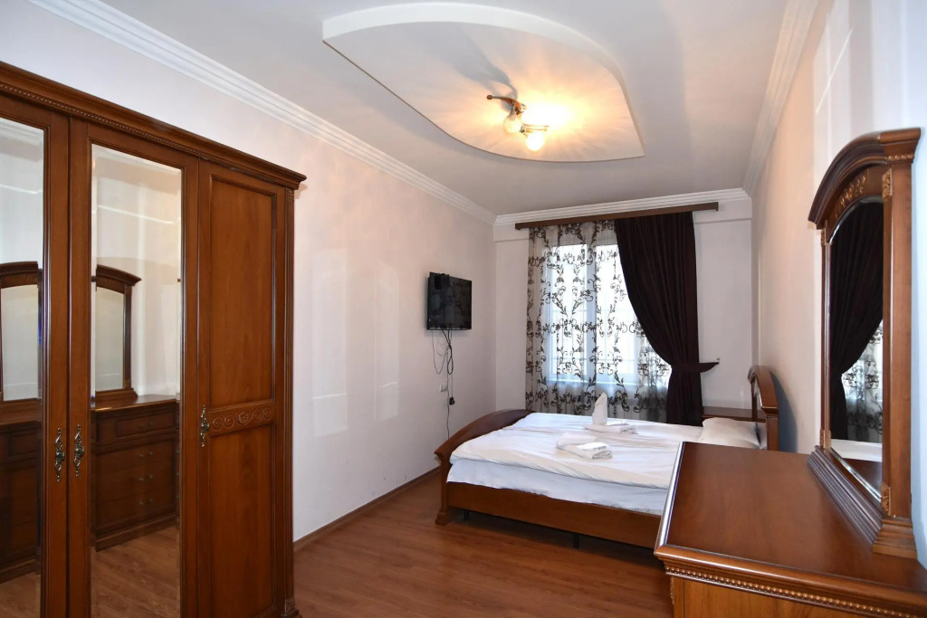 Rent Inn Yerevan (Рент Инн Ереван) на улице Ин Ереванцу 2 — фото 5