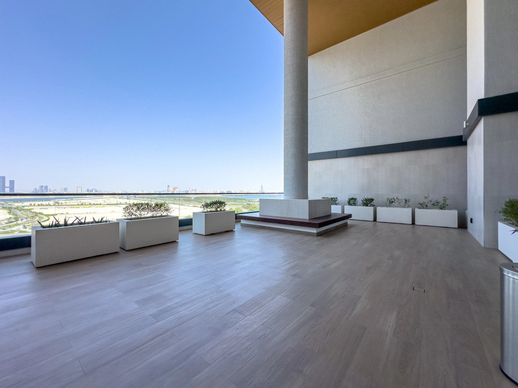 Дубай: Апартаменты Marco Polo - Stunning 2BR with Burj View | Spacious Gym & Pool
