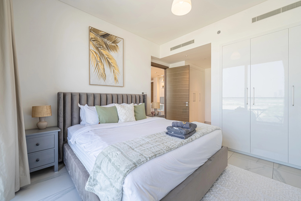 Дубай: Апартаменты Marco Polo - Stunning 2BR with Burj View | Spacious Gym & Pool