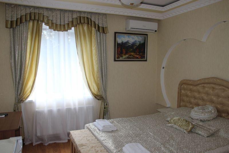 Симферополь: Отель Люкс