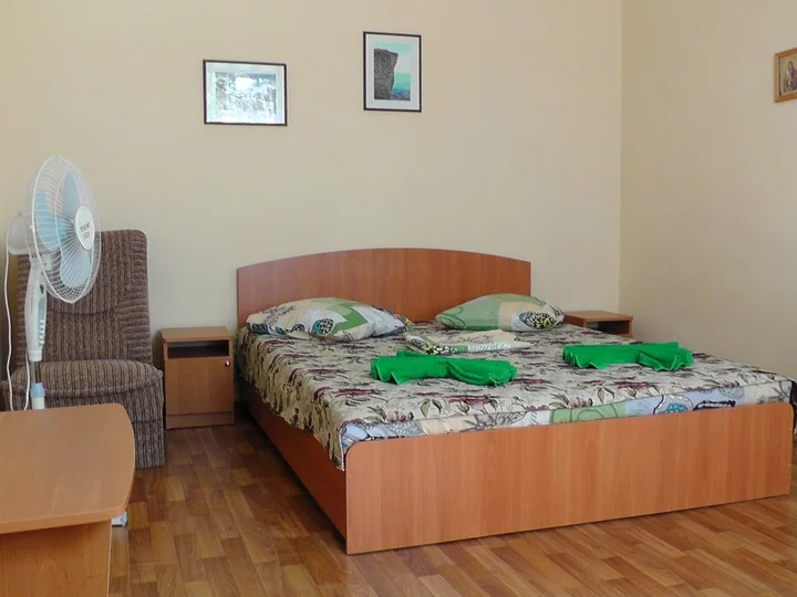 Береговое (Бахчисарайский район): Оазис
