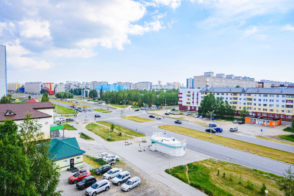 Нижневартовск: Квартира Уютная Двухкомнатная рядом с ЖД