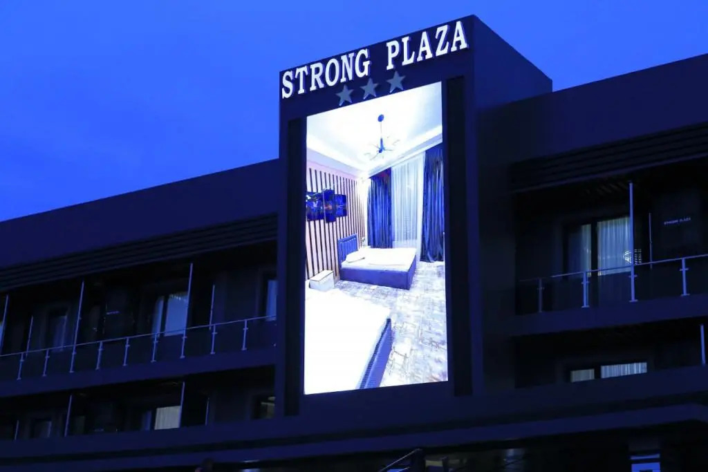 Зарафшан: Strong Plaza (Стронг Плаза)