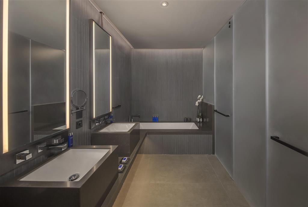 Дубай: Caesars Palace Bluewaters Dubai
