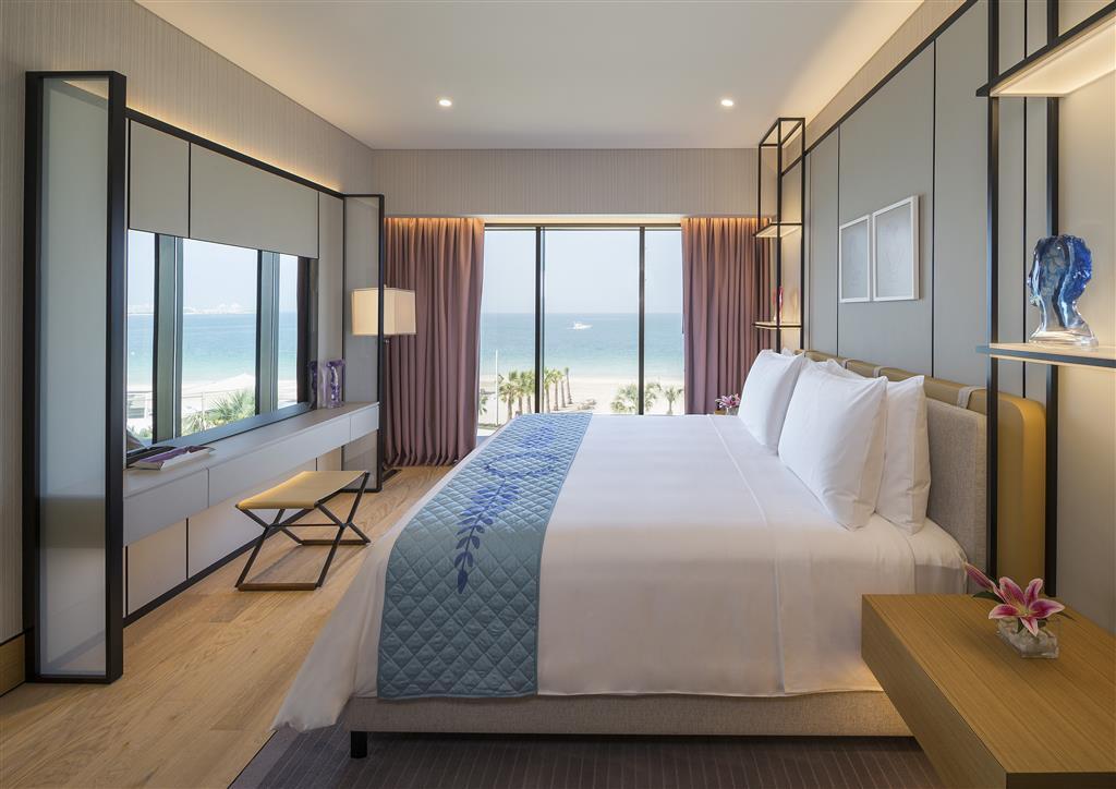 Дубай: Caesars Palace Bluewaters Dubai