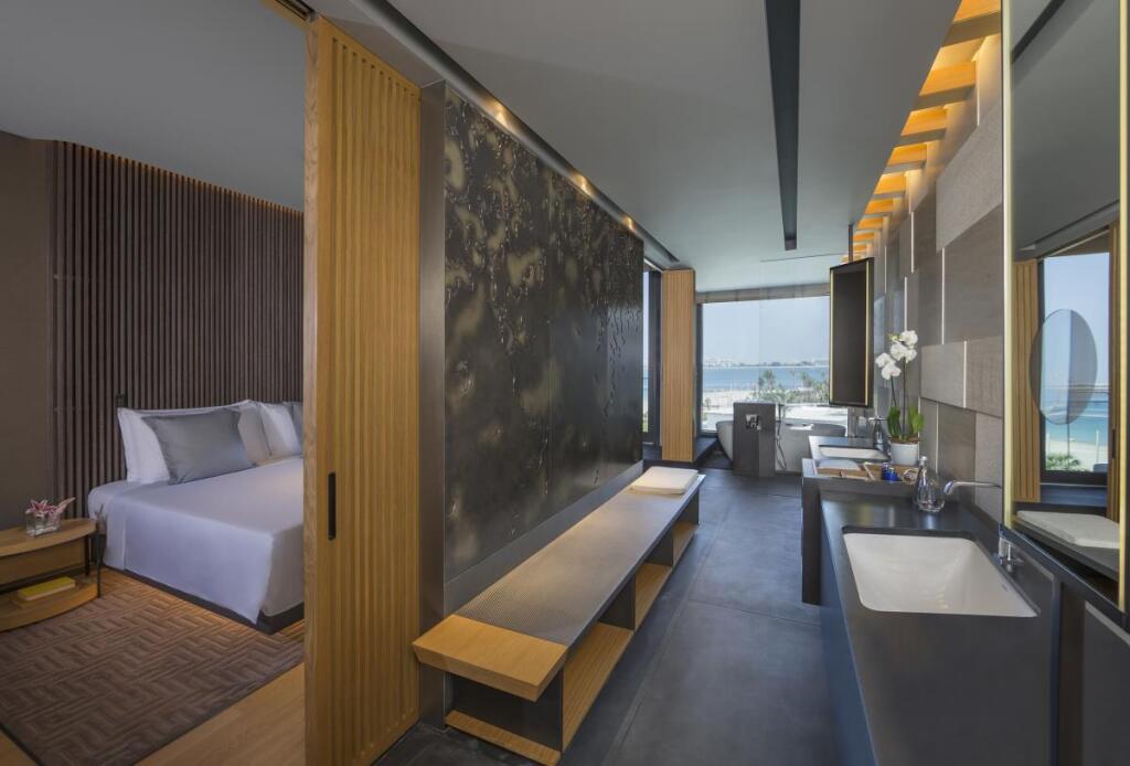 Дубай: Caesars Palace Bluewaters Dubai
