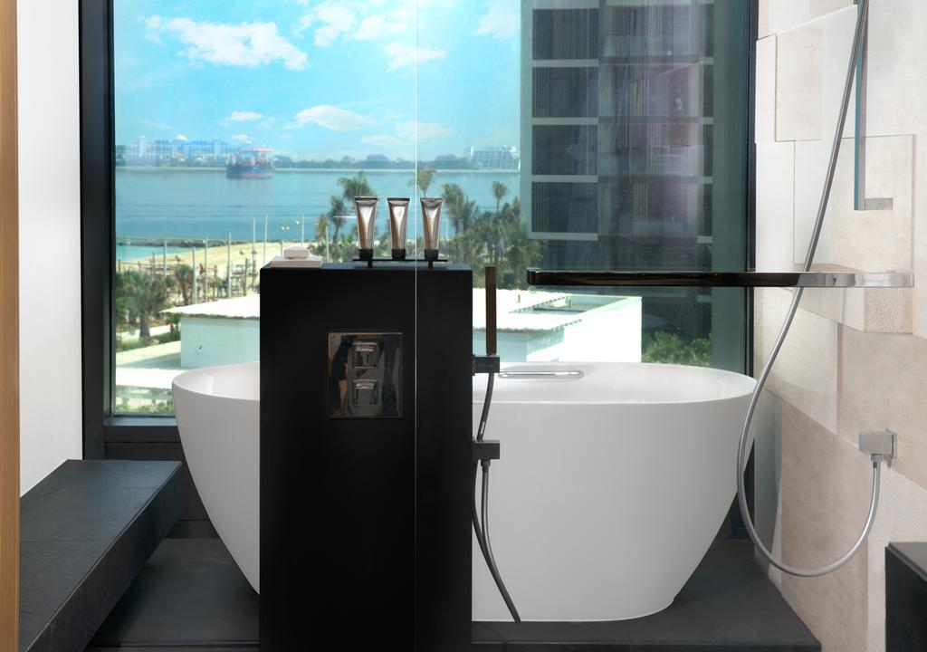 Дубай: Caesars Palace Bluewaters Dubai