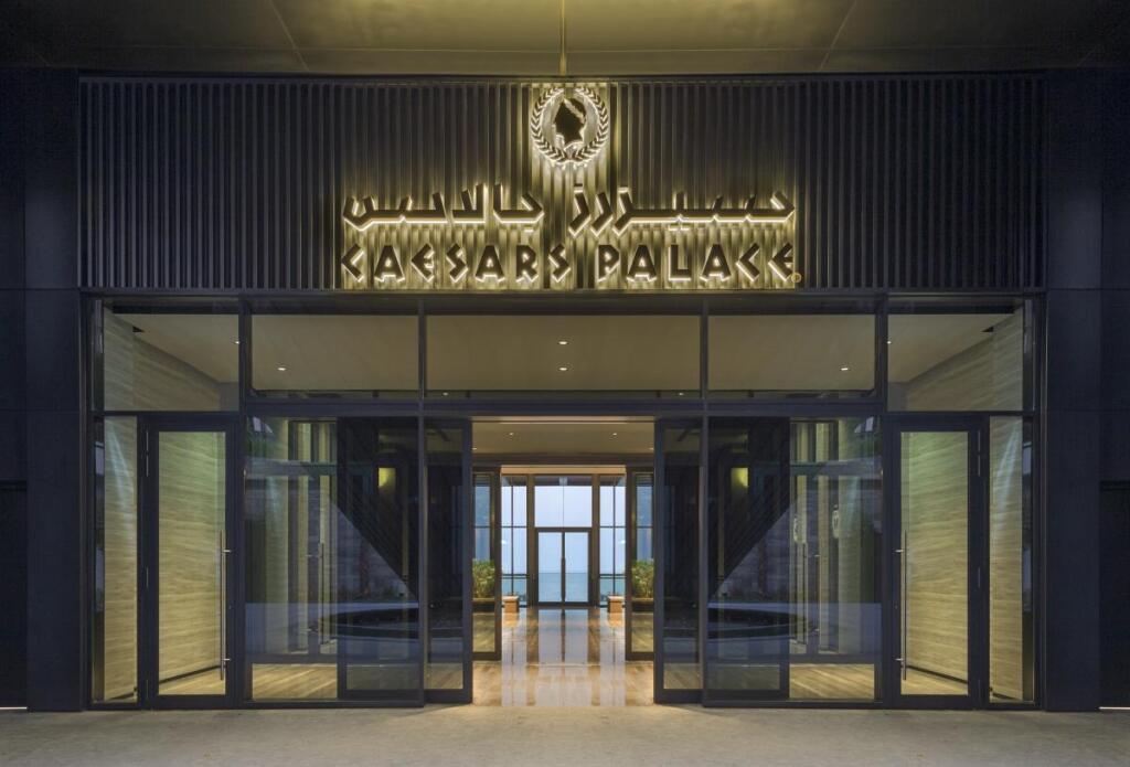 Дубай: Caesars Palace Bluewaters Dubai