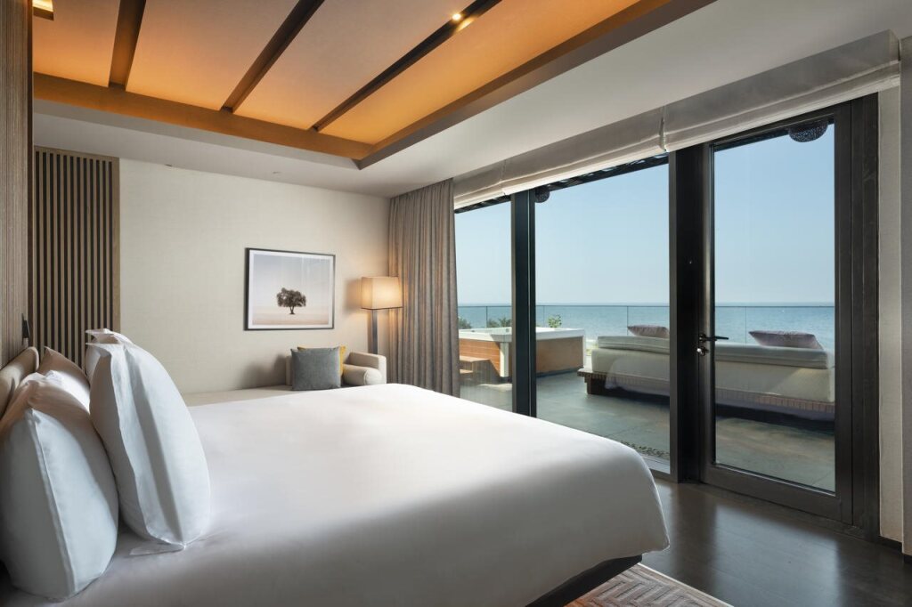Дубай: Caesars Palace Bluewaters Dubai