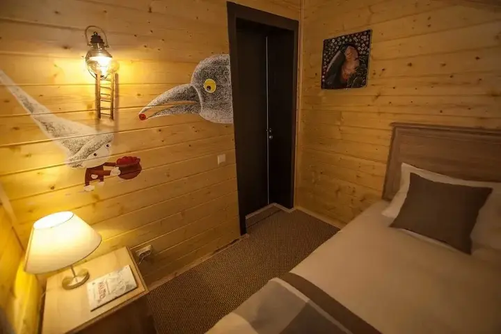Кола: Отель Eco-home